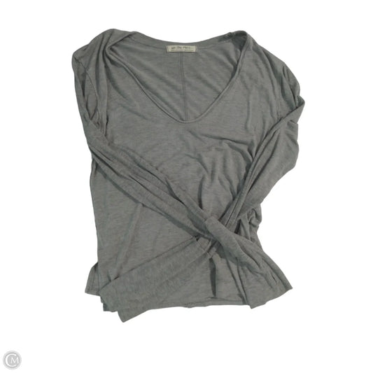 Top Long Sleeve By Free People In Grey, Size: M