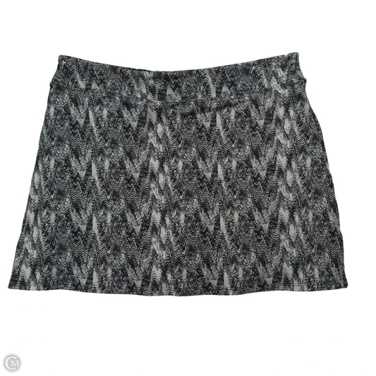 Athletic Skort By Tranquility In Black & White, Size: M