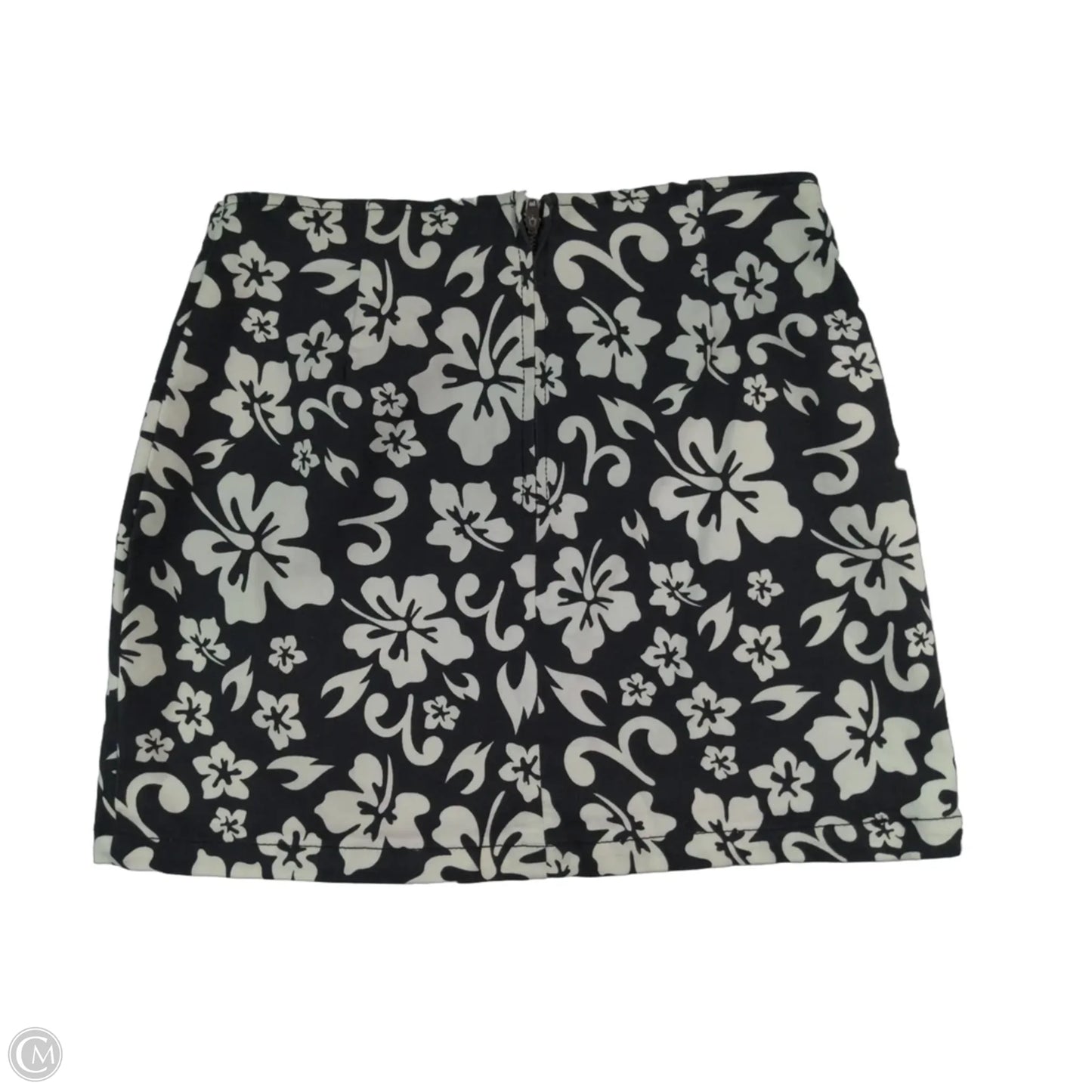 Skirt Mini & Short By Wild Fable In Floral Print, Size: 8