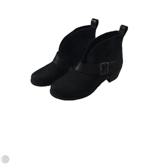 Shoes Designer By Ugg In Black, Size: 7